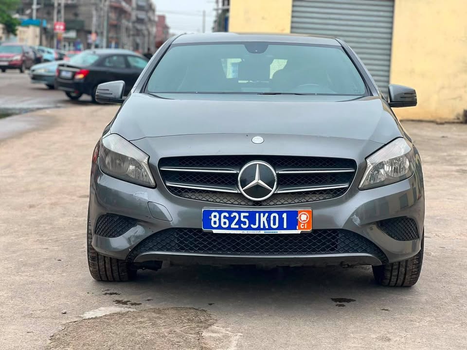 Mercedes A 180 2014 Essence - Boîte Auto Climatisée Marcory 1