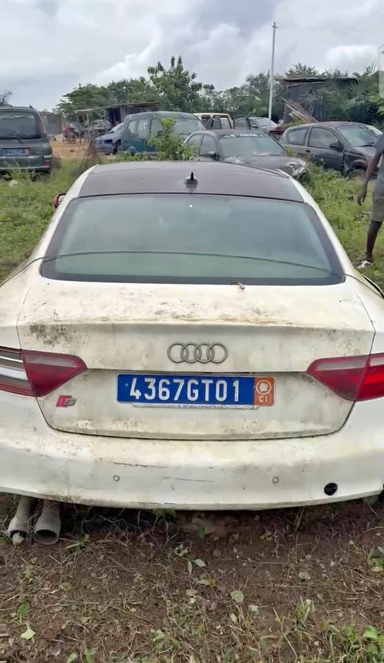 Audi A8 S 2011 - Carrosserie + Accessoires complets 1