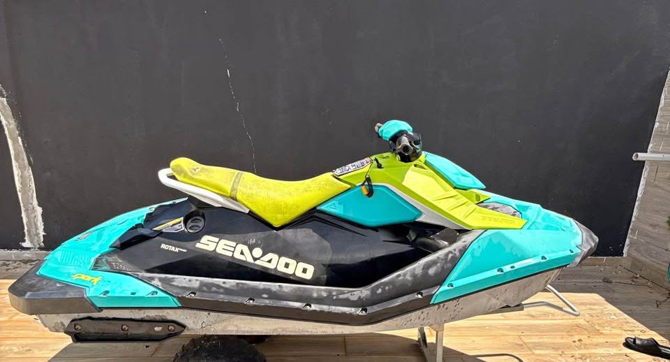 Jet ski spark 1