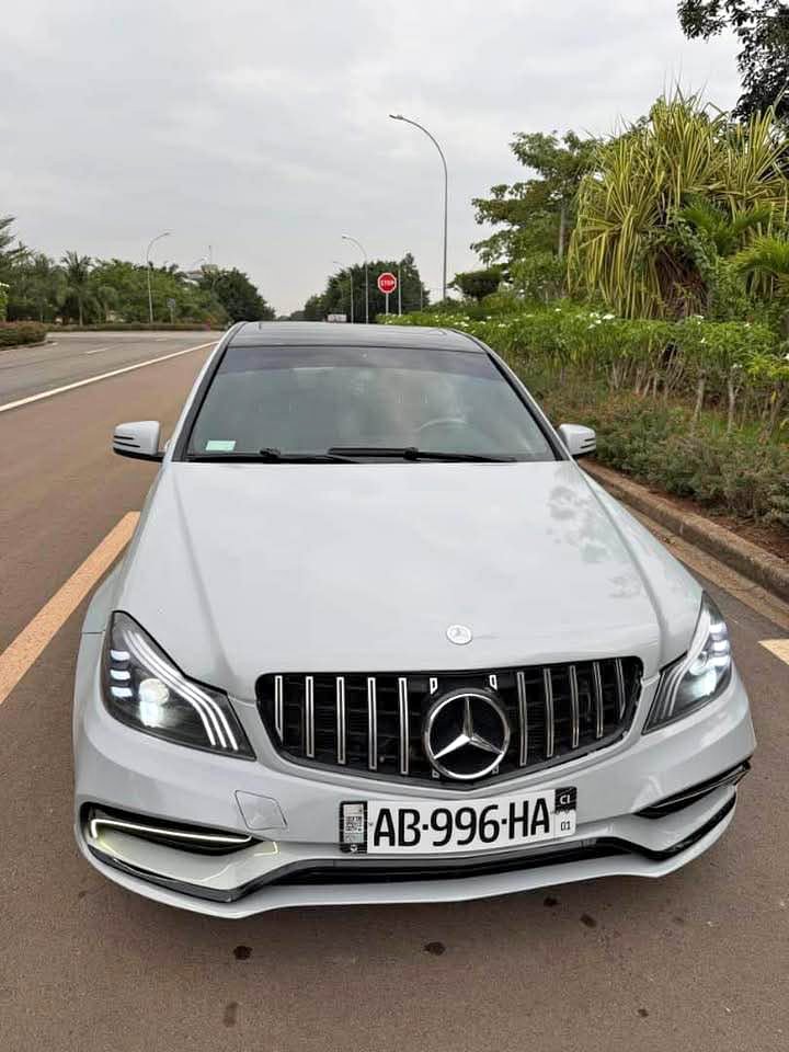 Mercedes-Benz C300 Automatique - Berline Allemande de Prestige 1