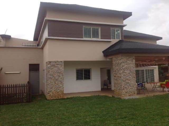 Villa Duplex 9 Pièces avec Piscine - Cocody Riviera 4 1