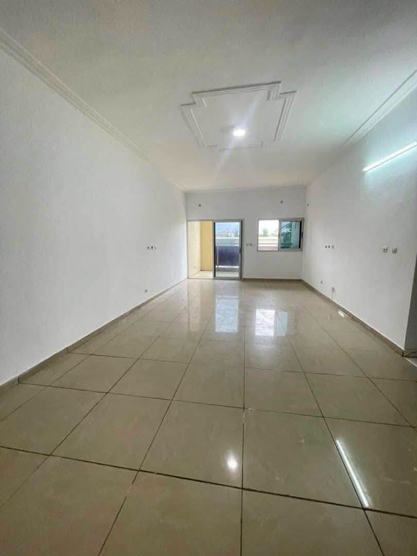 Bel appartement 2 chambres avec salon spacieux et balcon 1